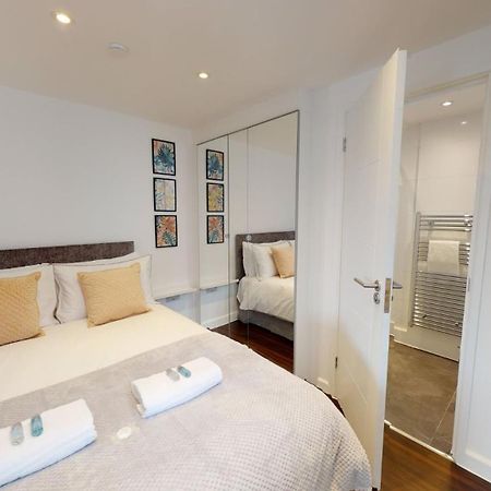 Stylish Apartment W/ Private Garden - Dog Friendly 纽波特 外观 照片