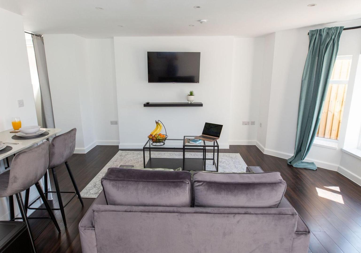 Stylish Apartment W/ Private Garden - Dog Friendly 纽波特 外观 照片